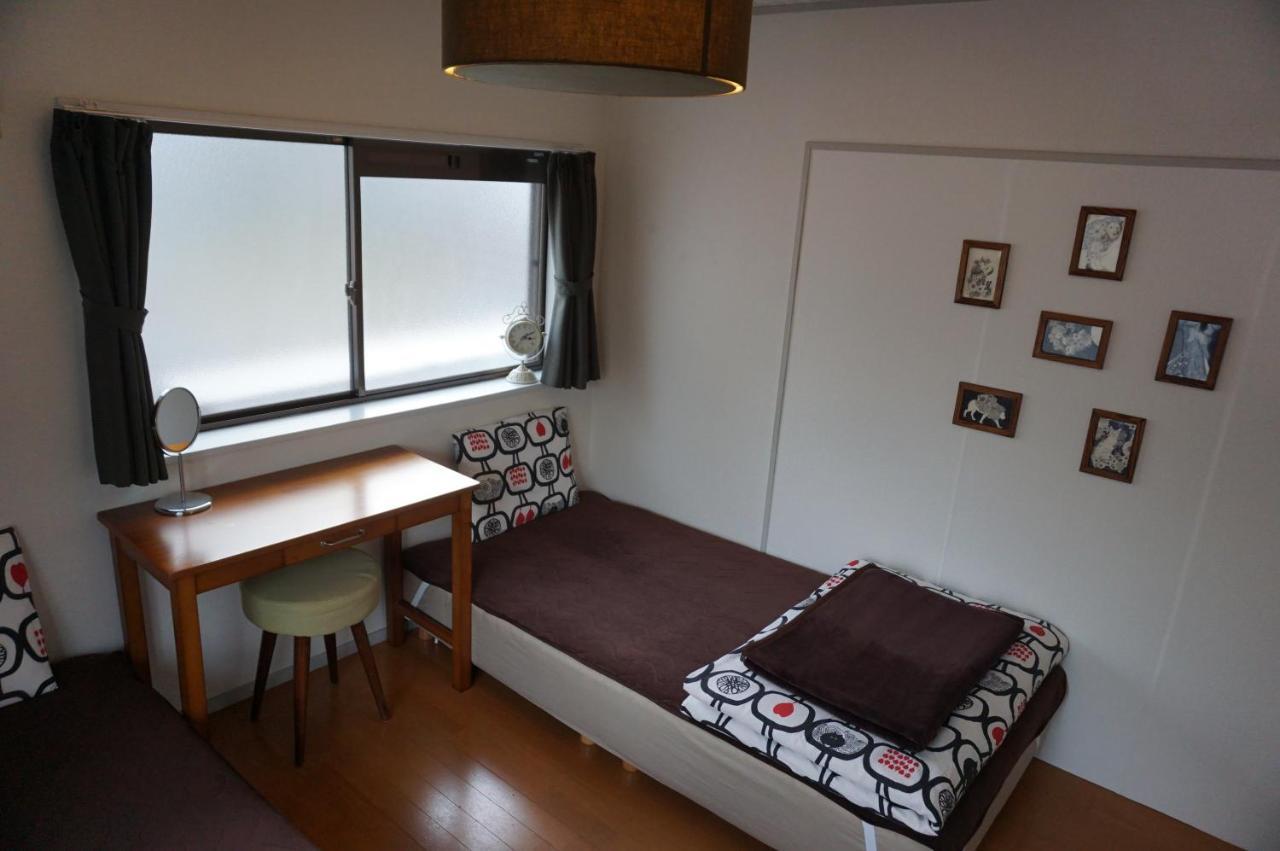Guesthouse Ten-Roku - Female Only Oszaka Kültér fotó