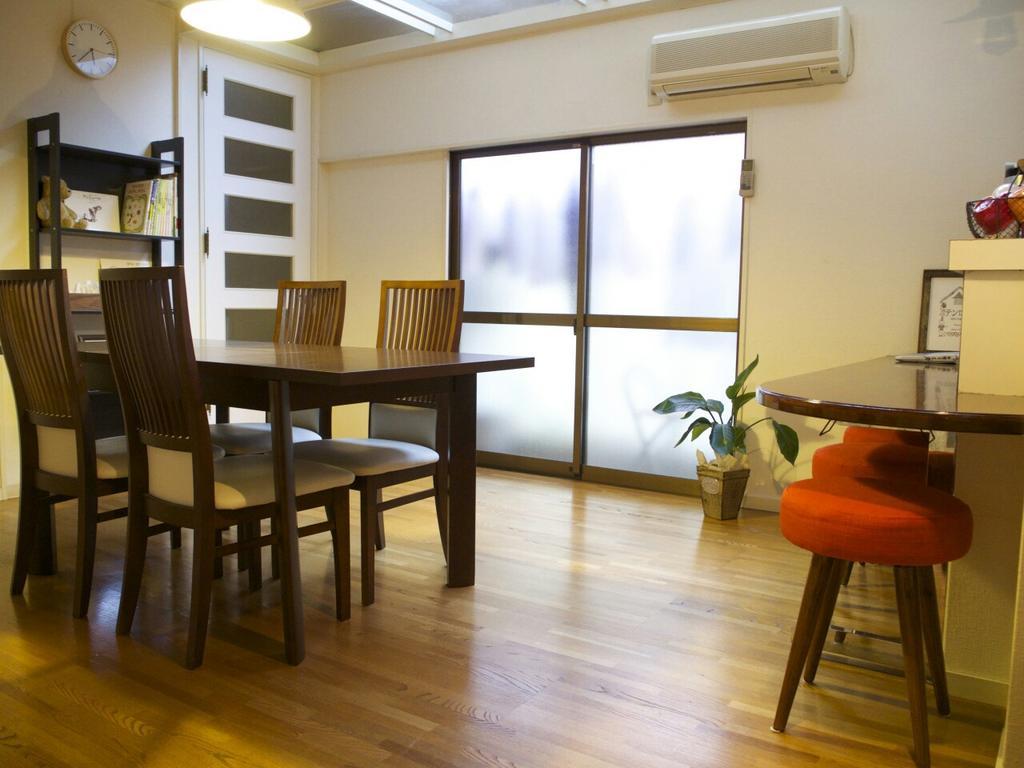 Guesthouse Ten-Roku - Female Only Oszaka Kültér fotó